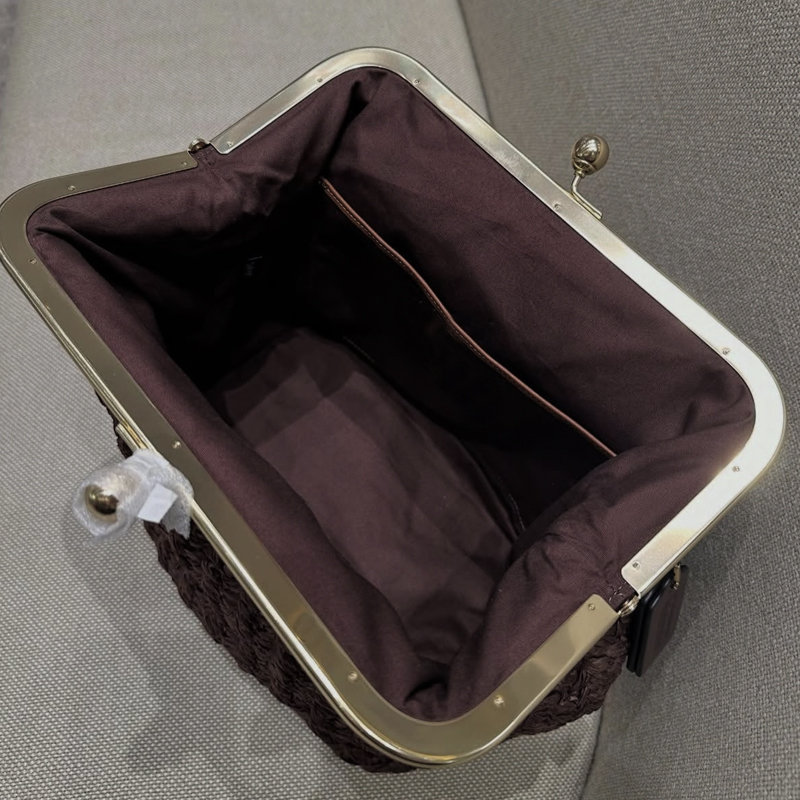 El yapımı Kisslock Çerçeveli O - Luxury Bags Of 2026 incelemesi ve fiyatı