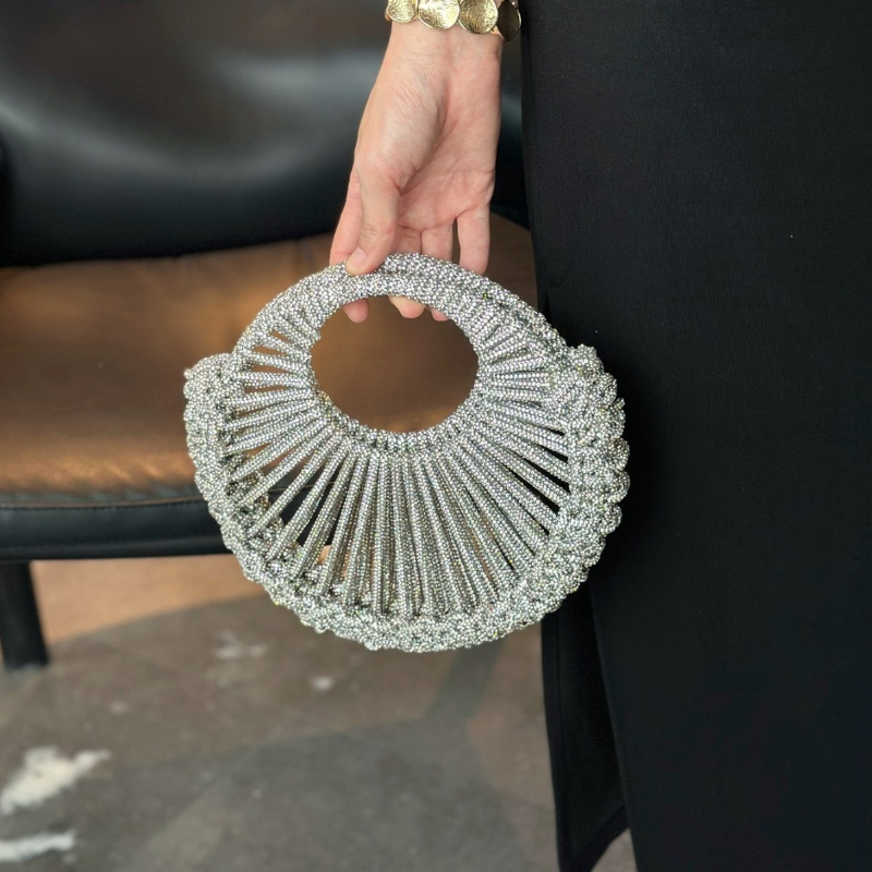 Parlak El Çantası Abiye Çantas - Luxury Bags 2026 Trends incelemesi ve fiyatı